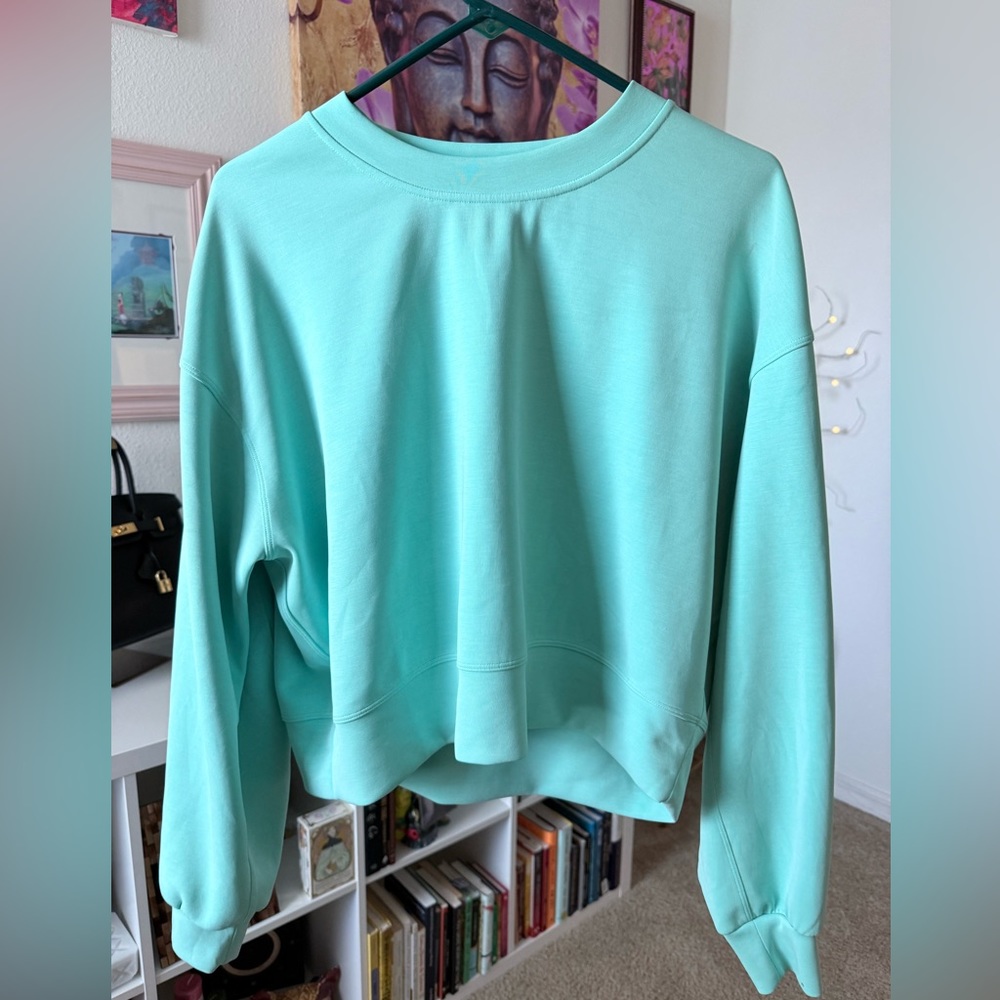 Lululemon Softstreme Perfectly Oversized Cropped Sweatshirt in Wild Mint Size 6